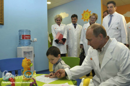 Путин: пособия на детей и детей-инвалидов не должны зависеть от доходов семьи